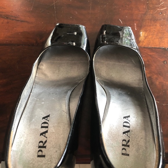 Beautiful Prada 38.5 patent leather wedges - Picture 7 of 7